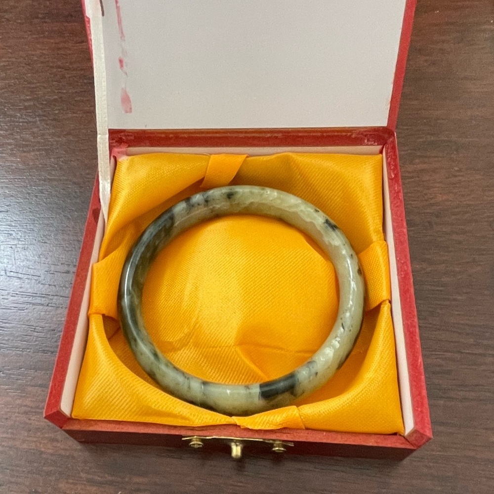 Natural Xiu green jade bangle bracelet - Picture 14 of 14